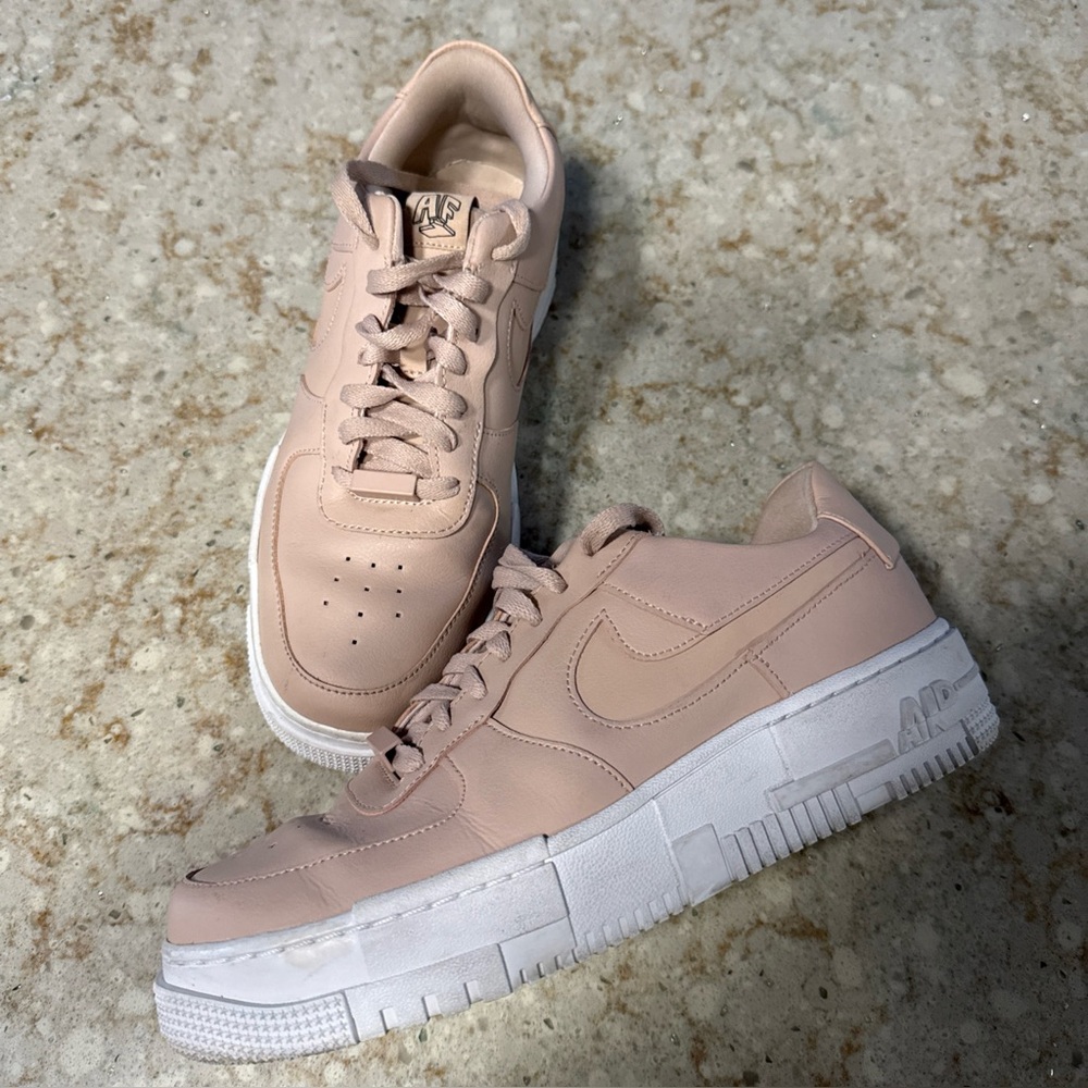 Nike Air Force 1 Pixel Women's Sneakers in Blush size 10